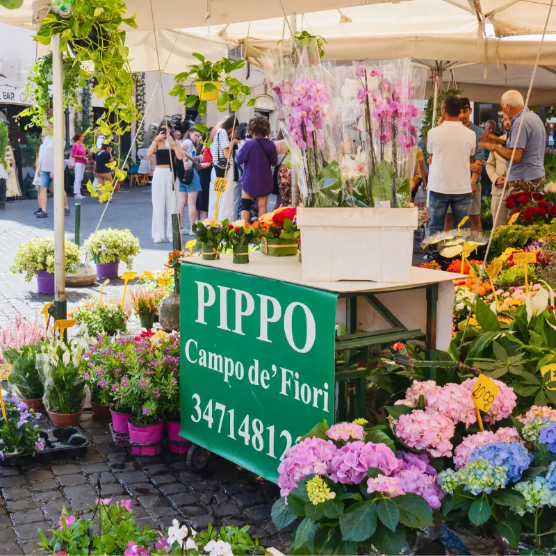 La nostra Magica sede in Piazza Campo de' Fiori, Fioristi da oltre 40 anni.